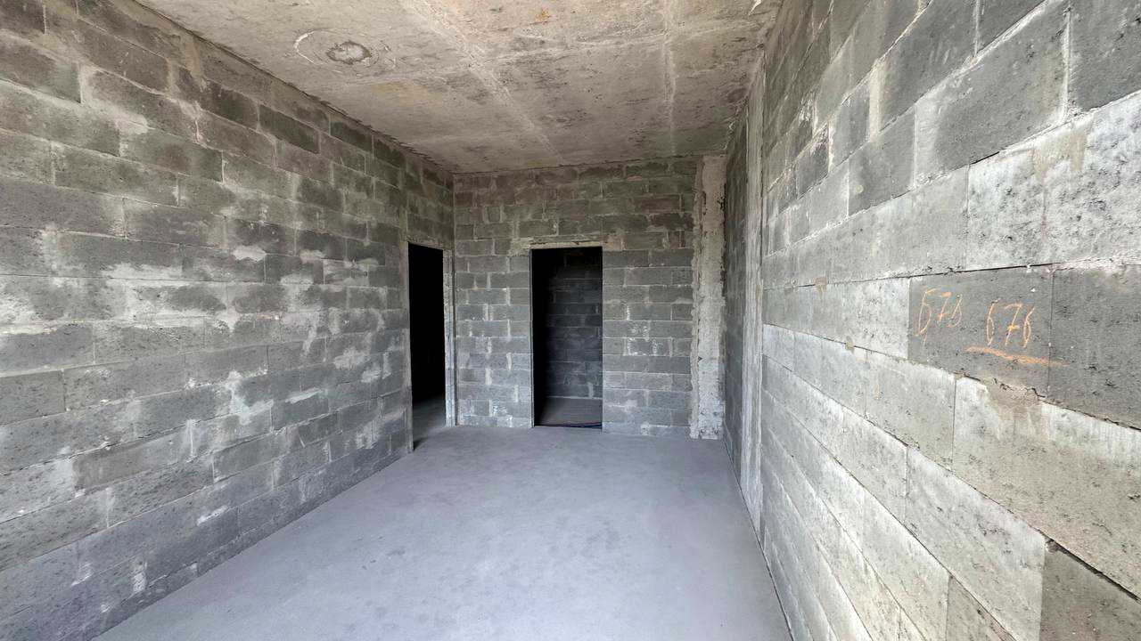 1876659566605914
