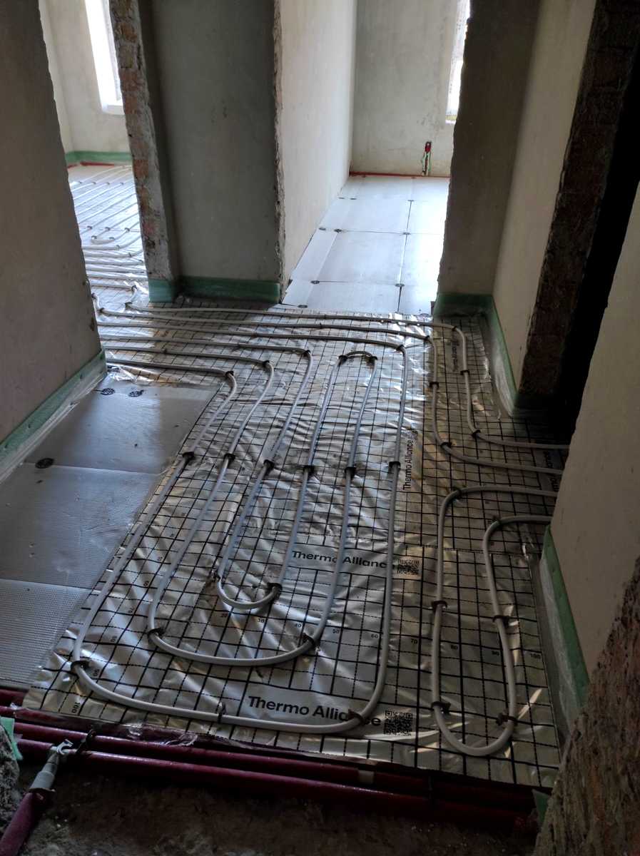 1876665650934605