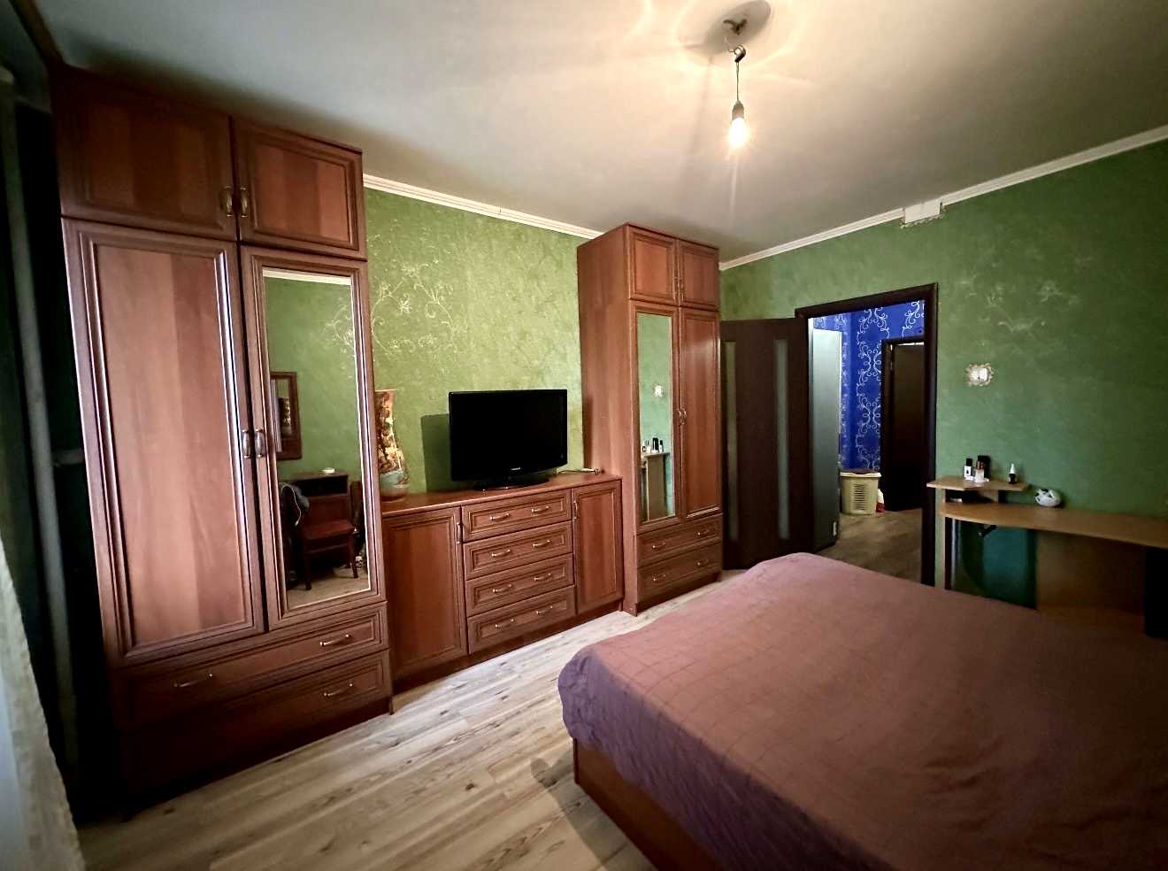 1876665879350195