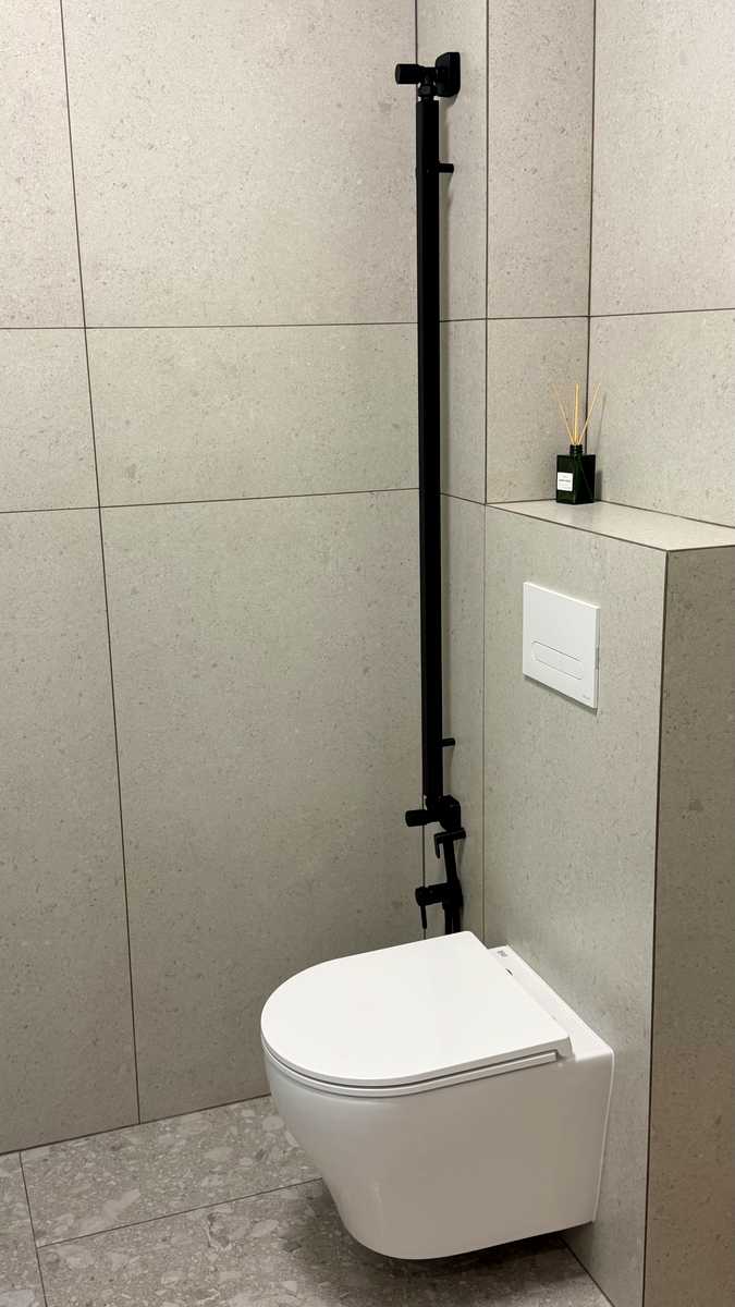 1876673048567100