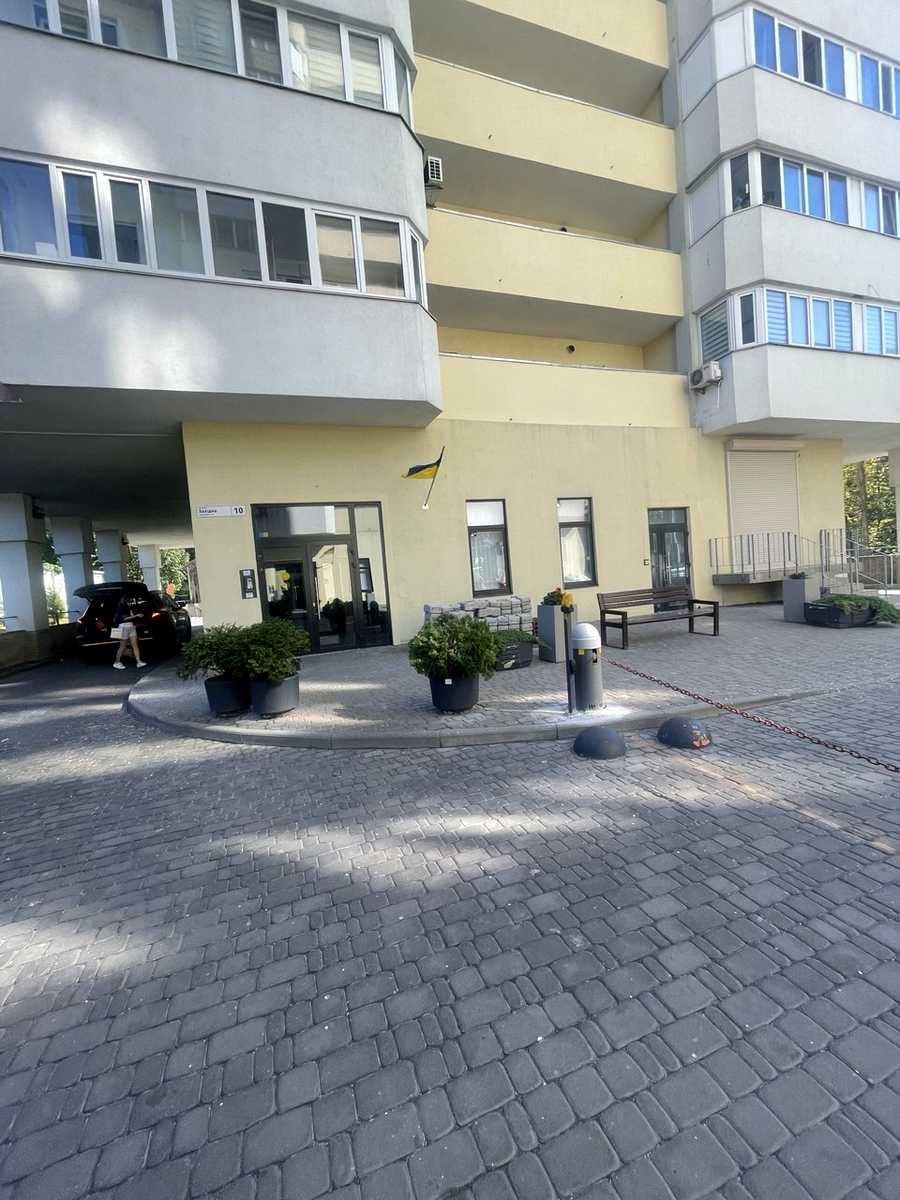 1876673339157936