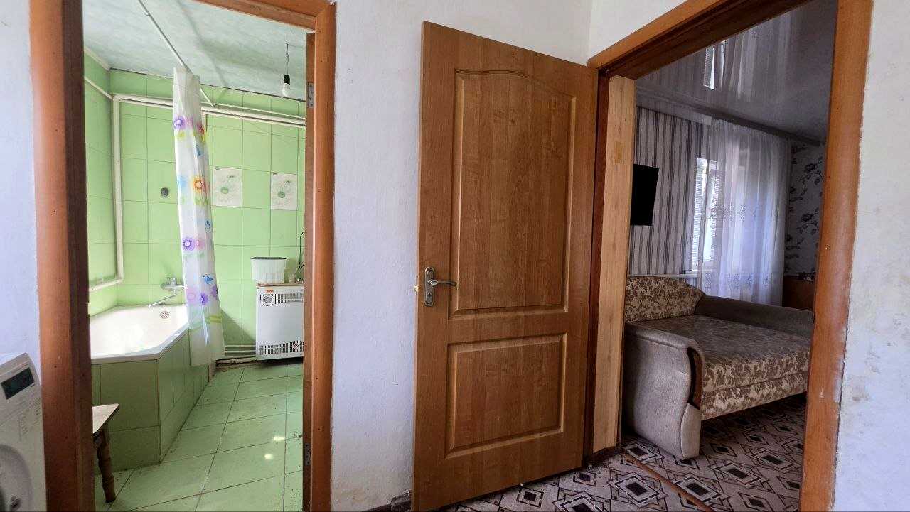 1876673658456422