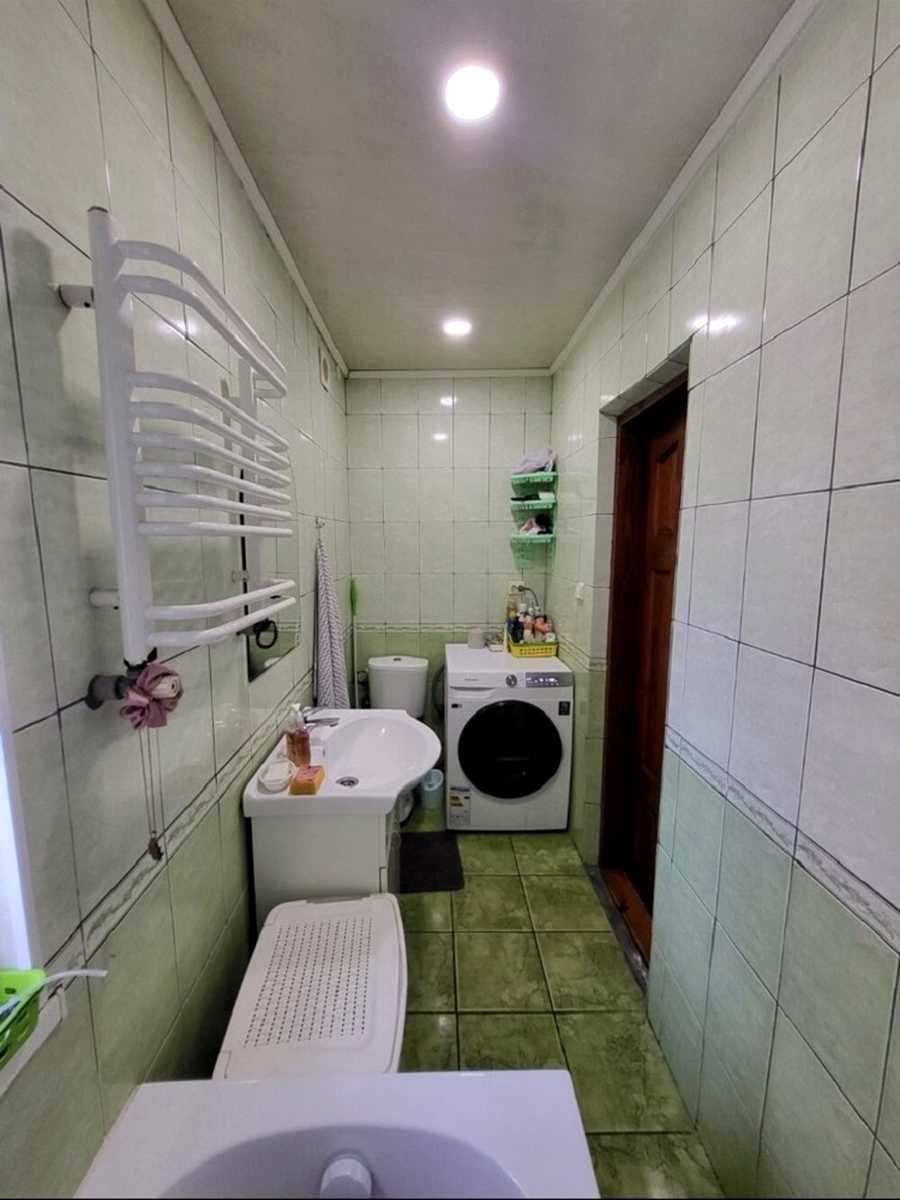 1876673950942347