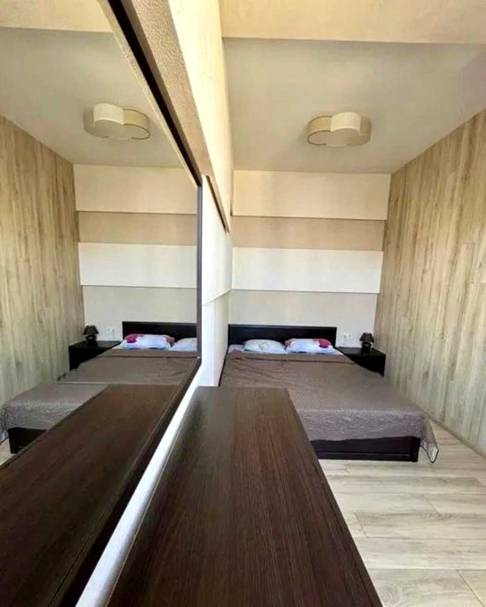 1876674773067792