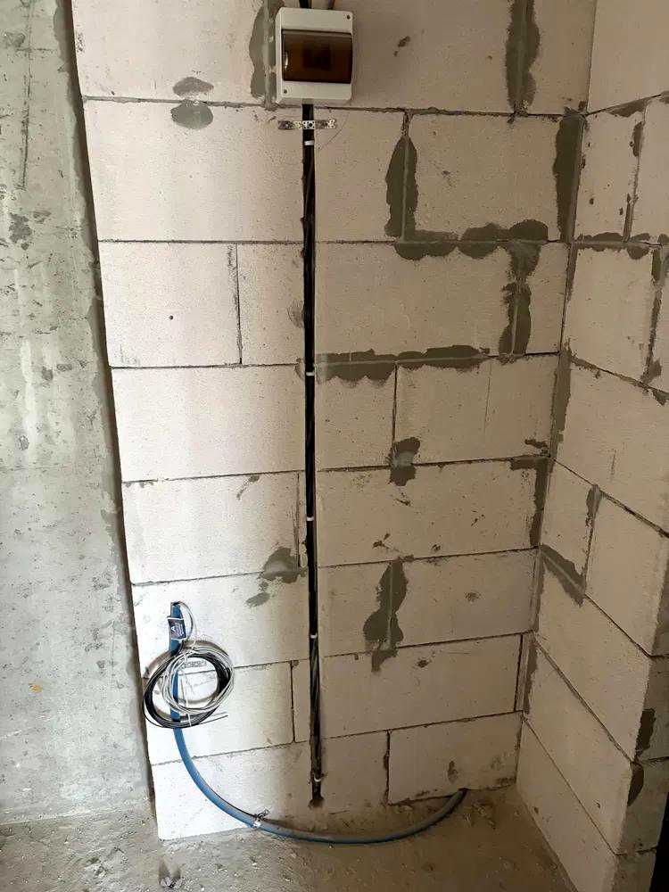 1876676528778634