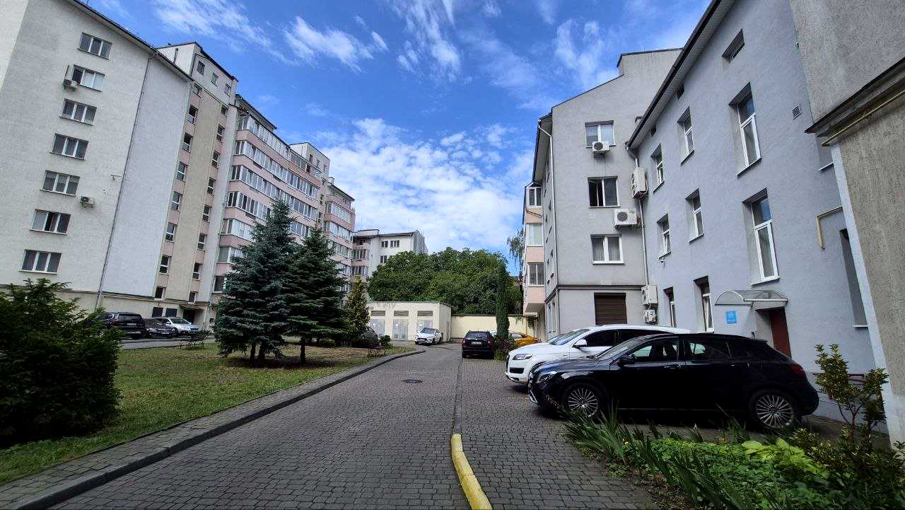 1876676759798499