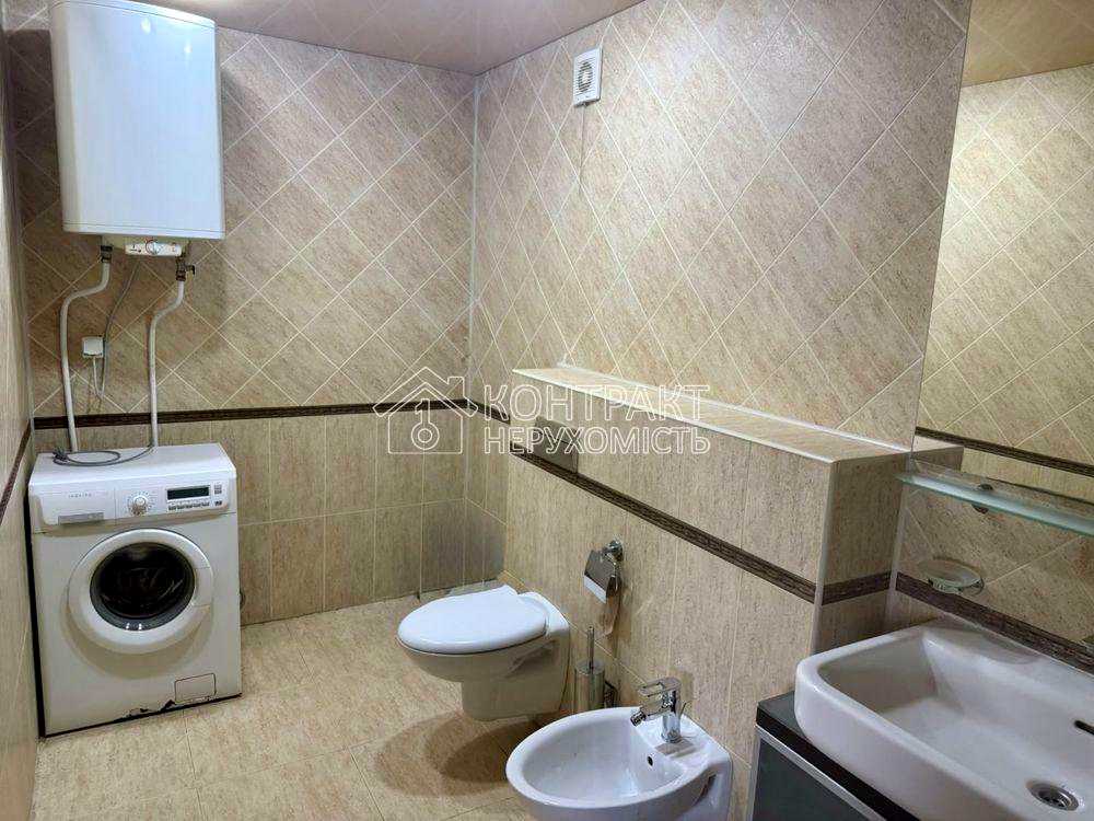 1876677017506311