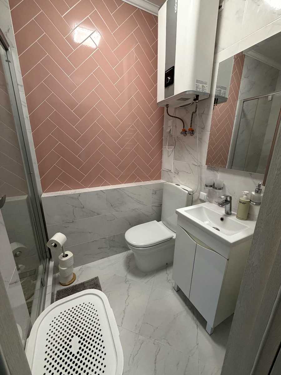 1876682663598104