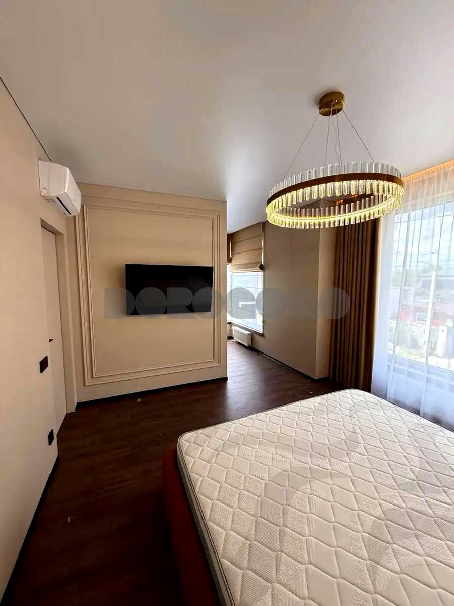 1876684830077407
