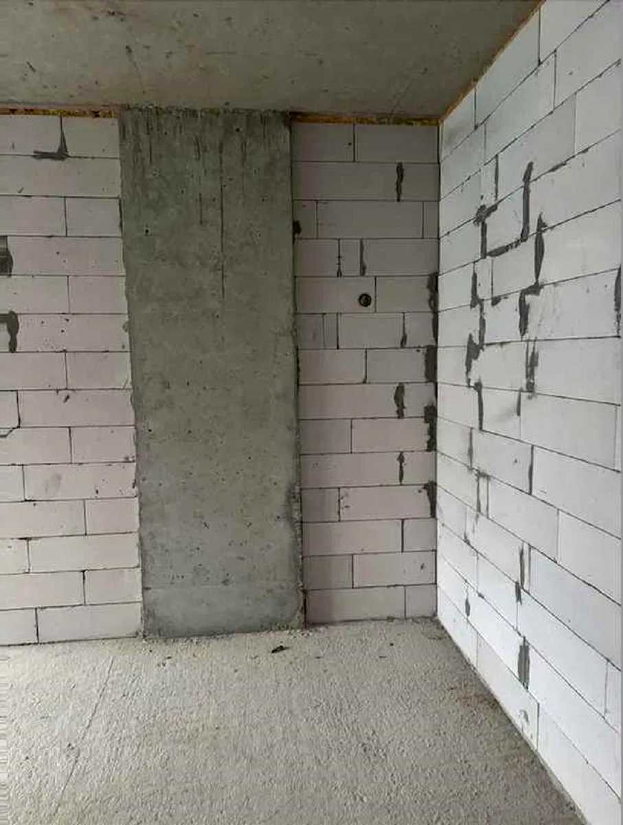 1876685982597574