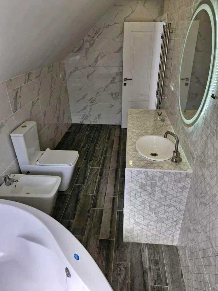 1876686204670603