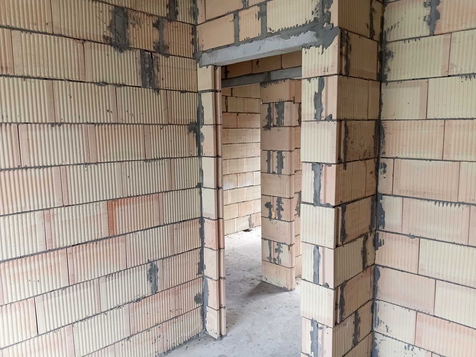 1876689392496484