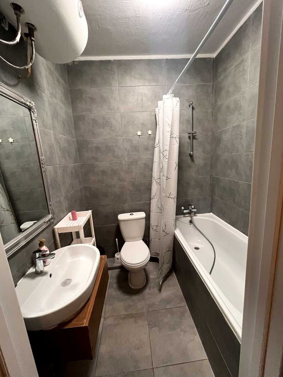 1876691806604072