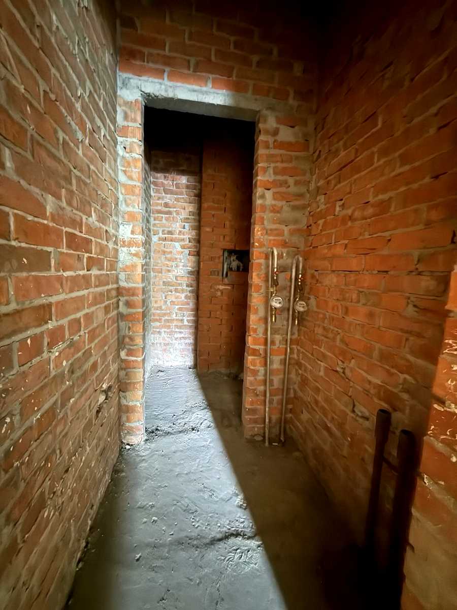 1876692992095417