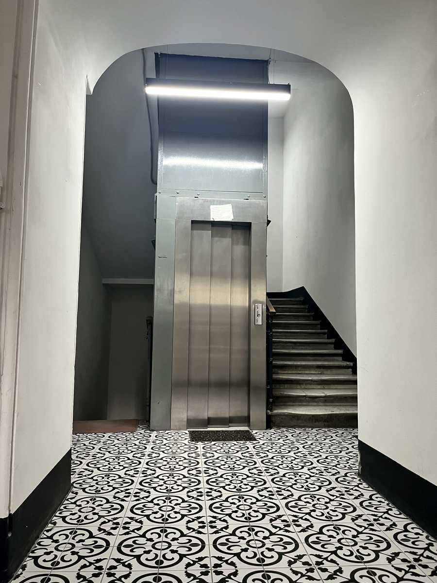 1876693316852295