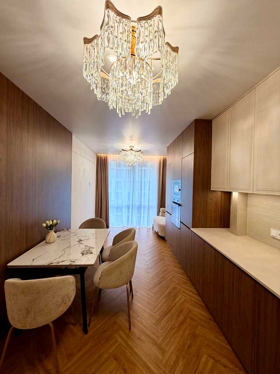 1876732233856552