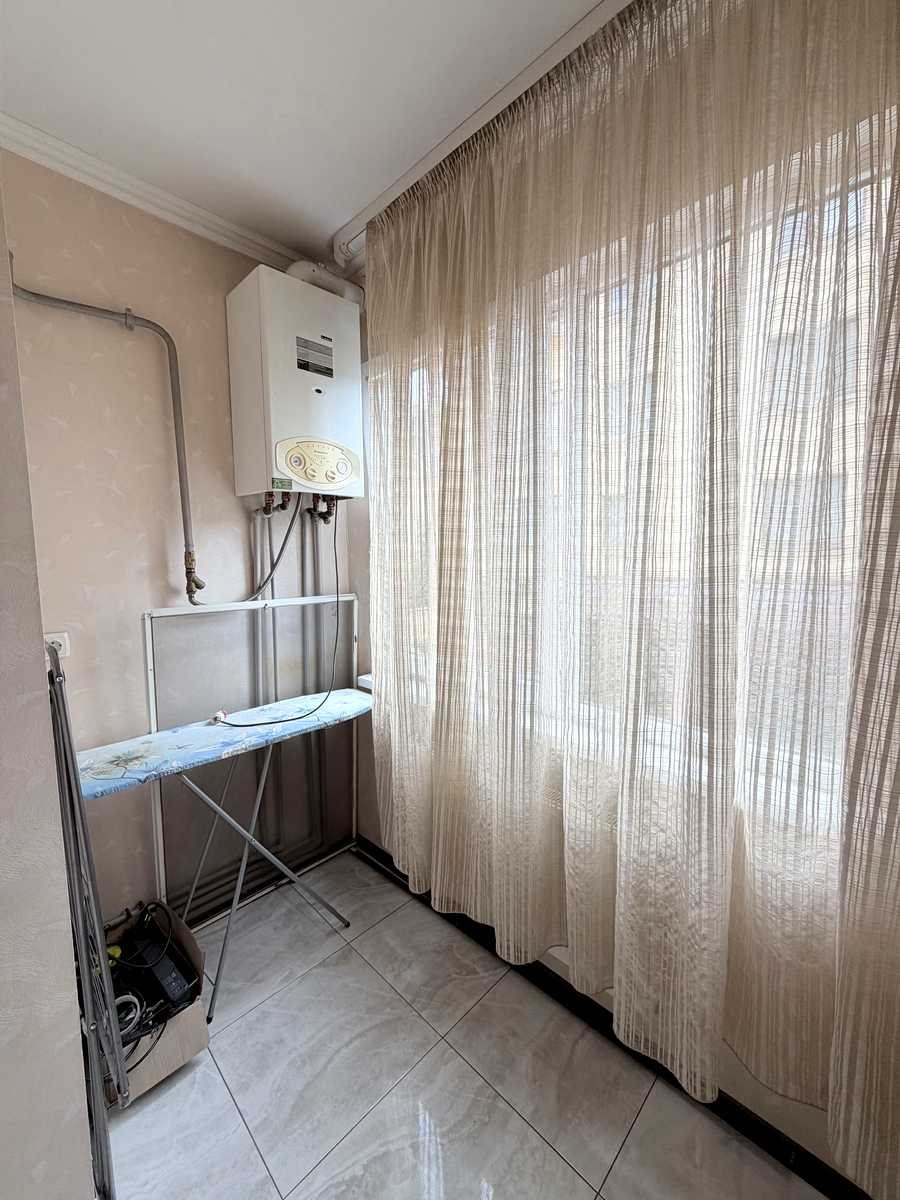 1876741085301843