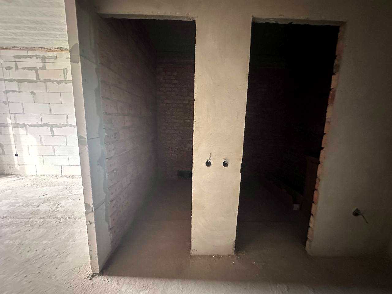 1876743088805625