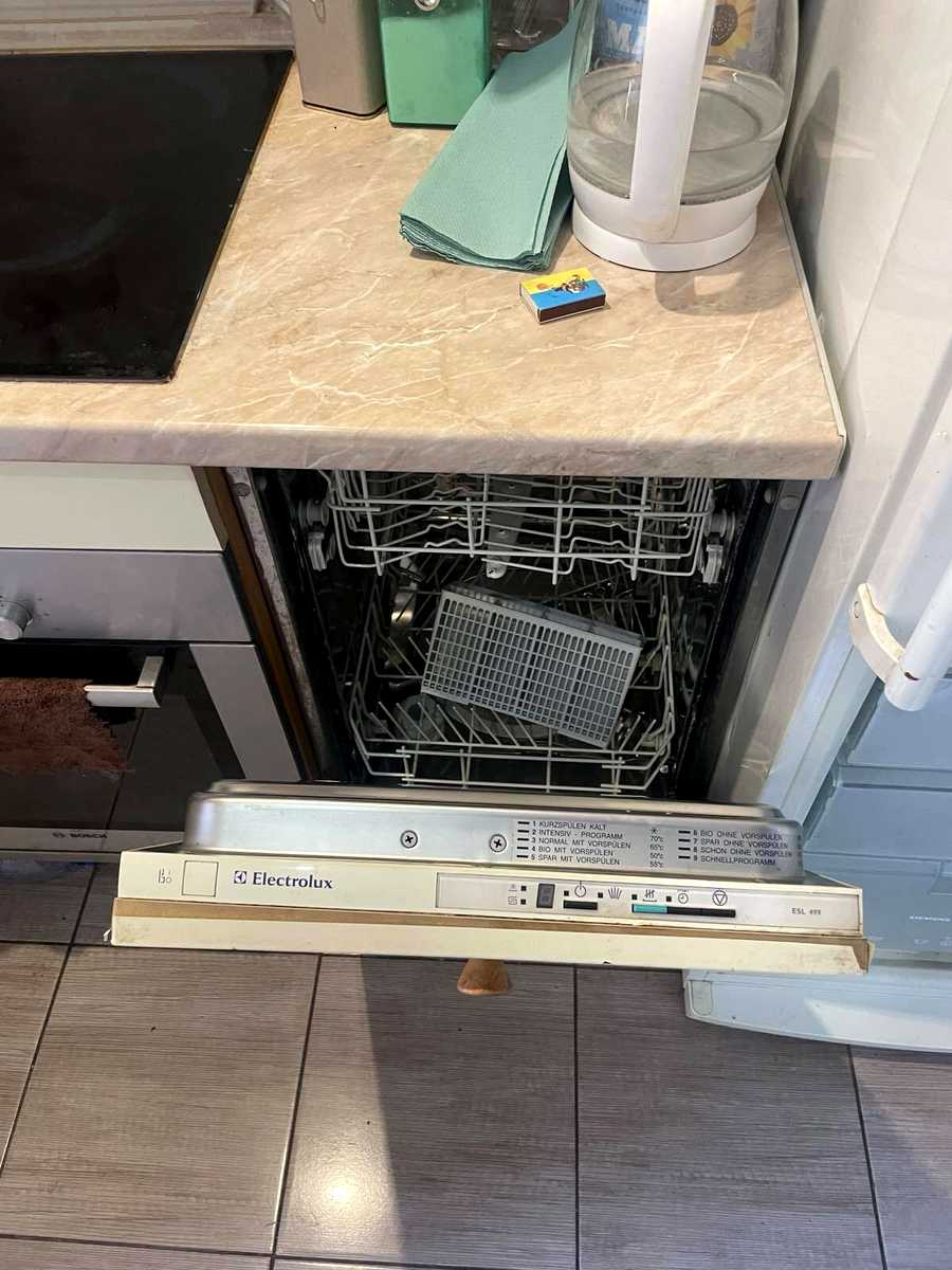 1876747288978993