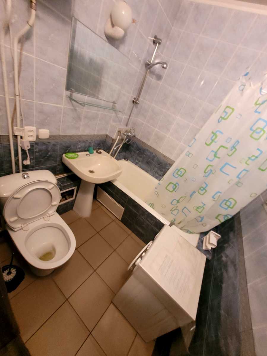 1876747931057072