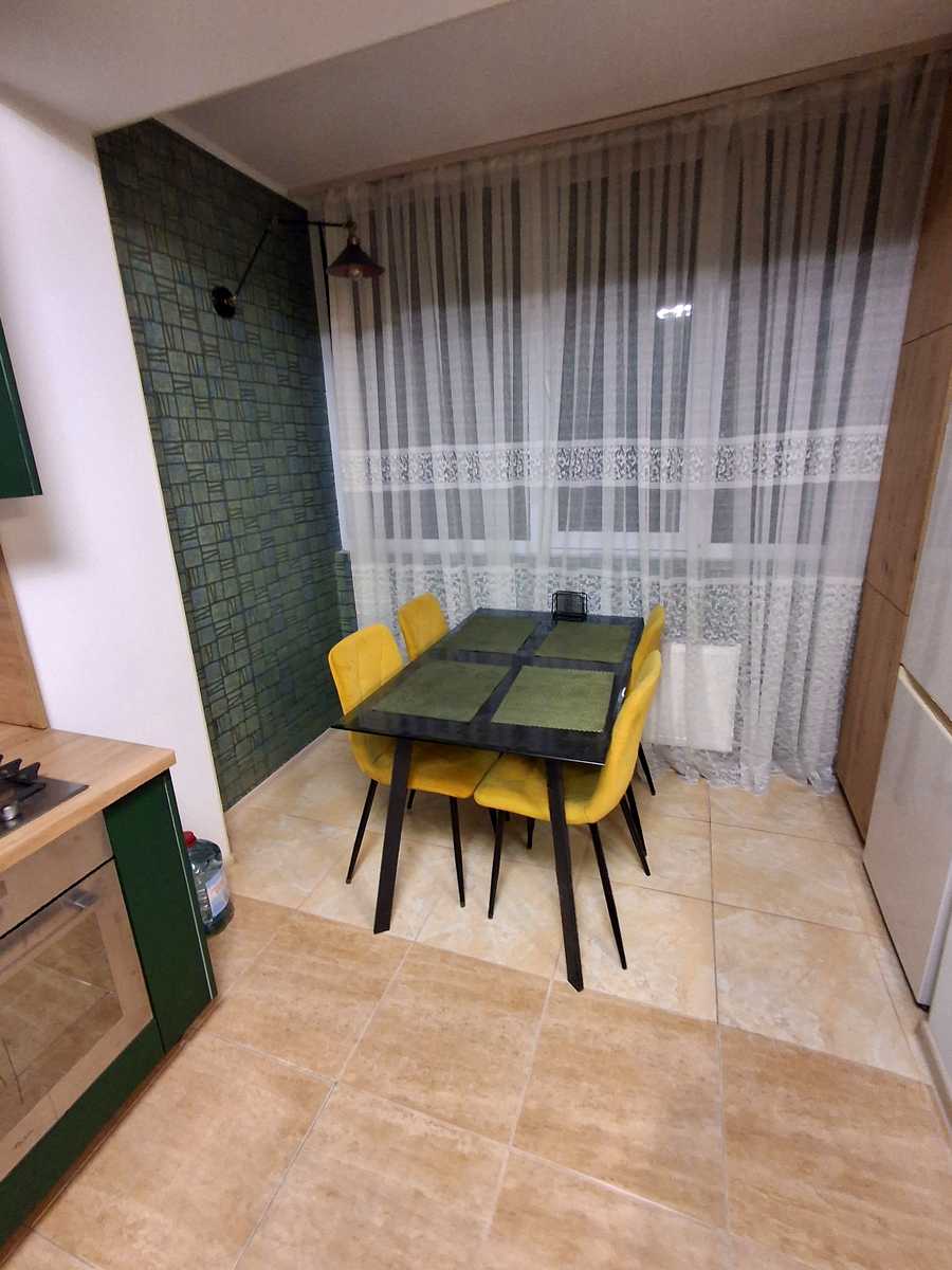 1876750861742461