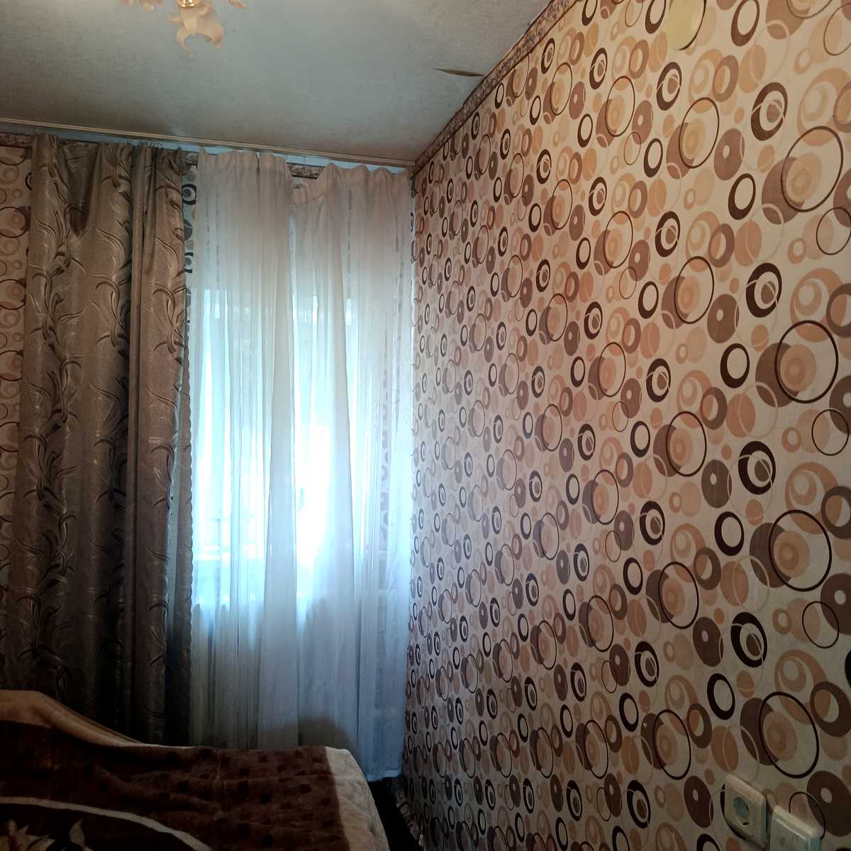 1876753848080198