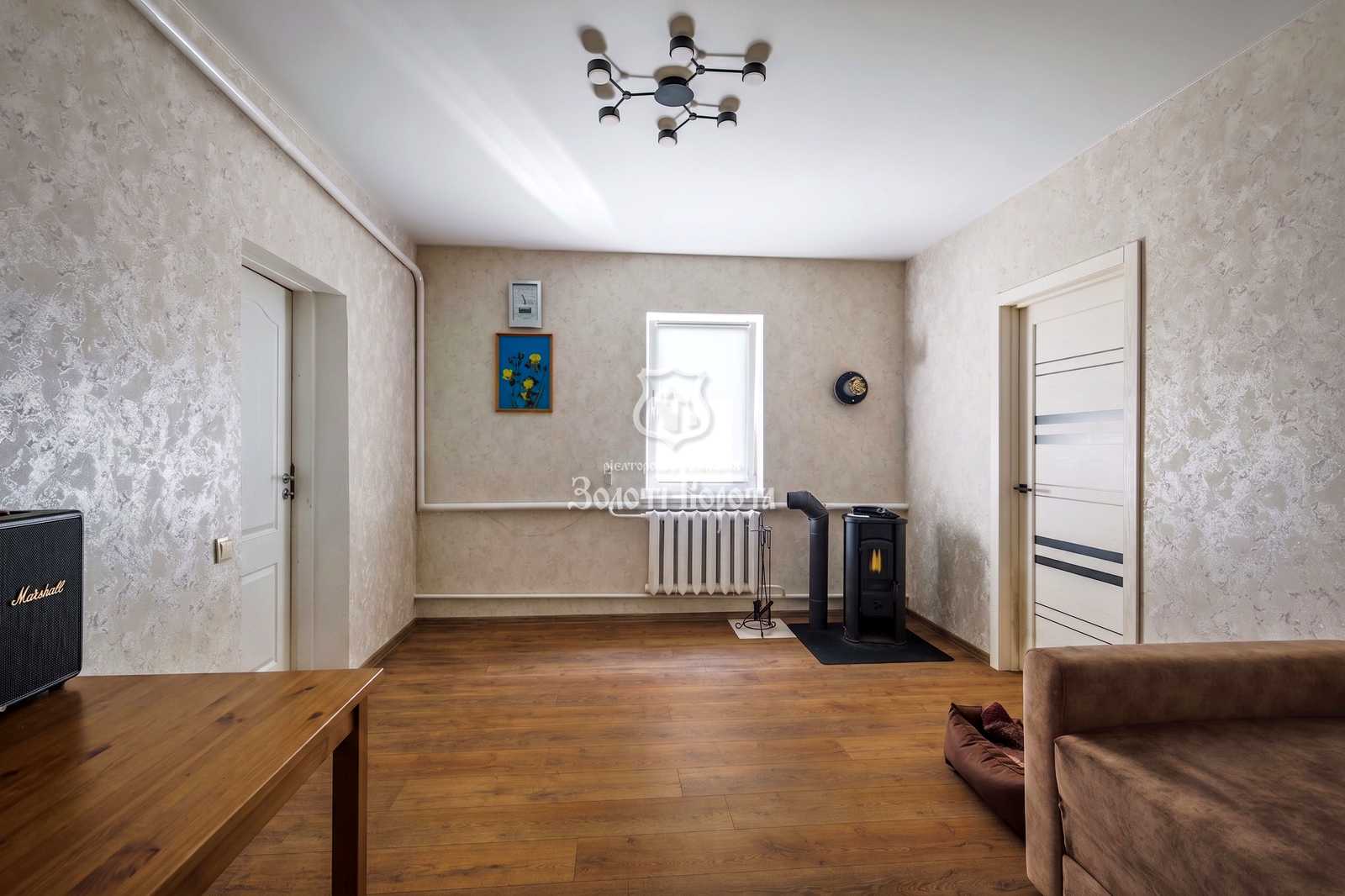 1876759544354305