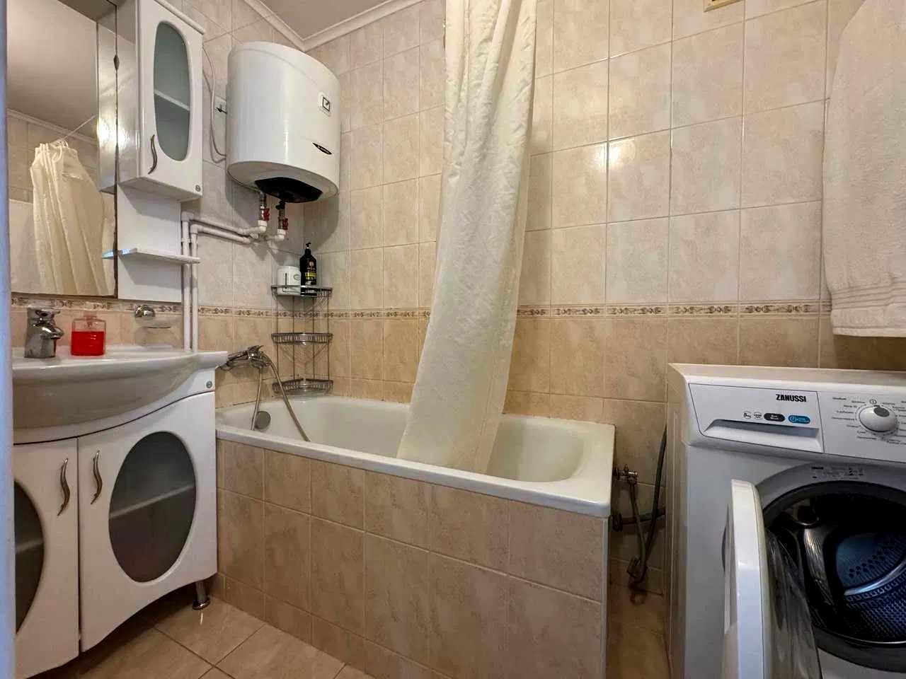 1876763130082379