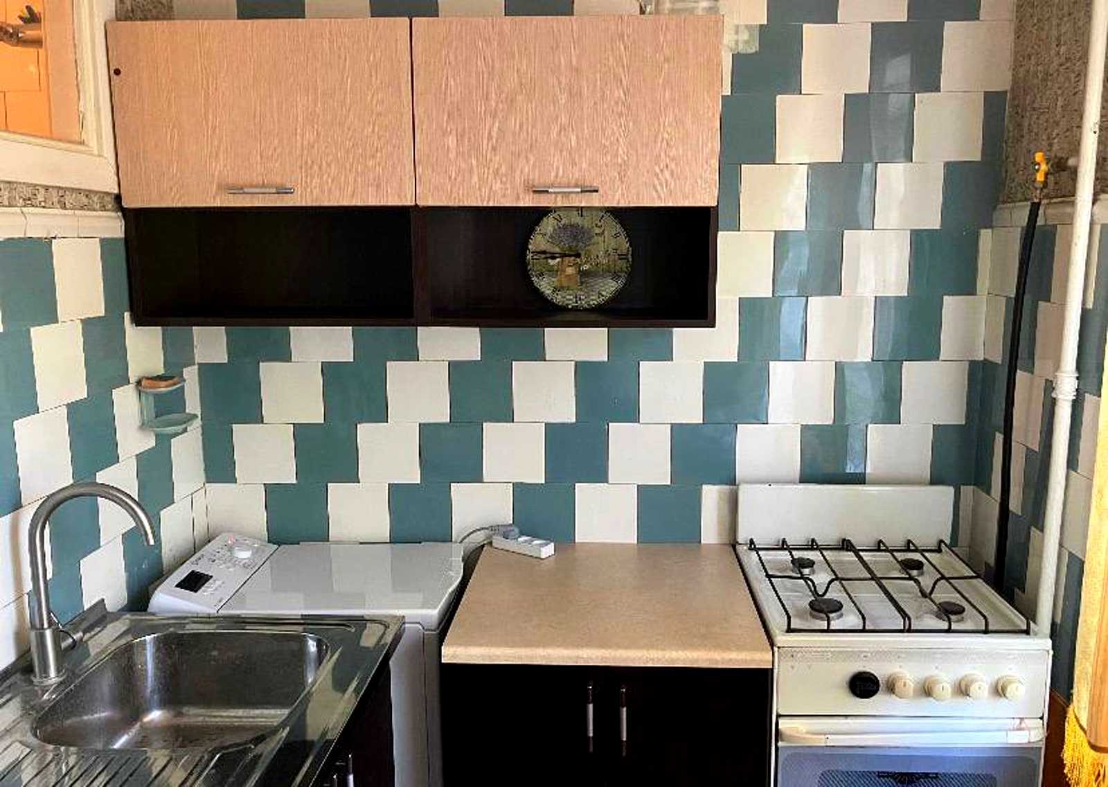 1876772328215610