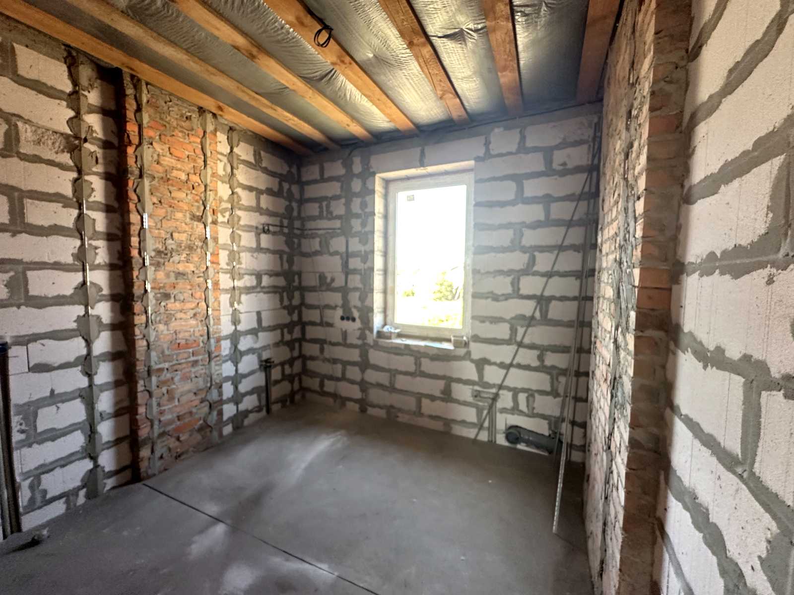 1876777936048932