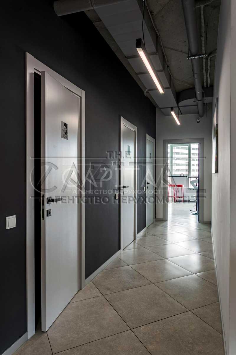 1876794302660703