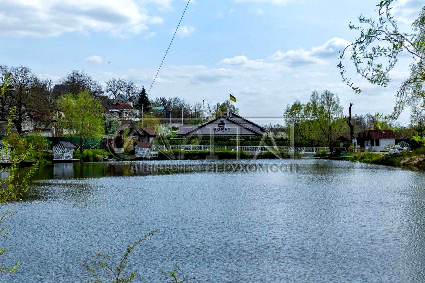 1876795760971571