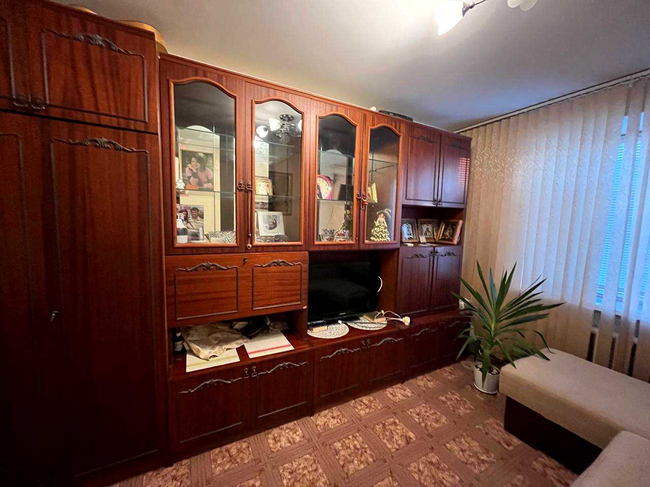 1876801195949156