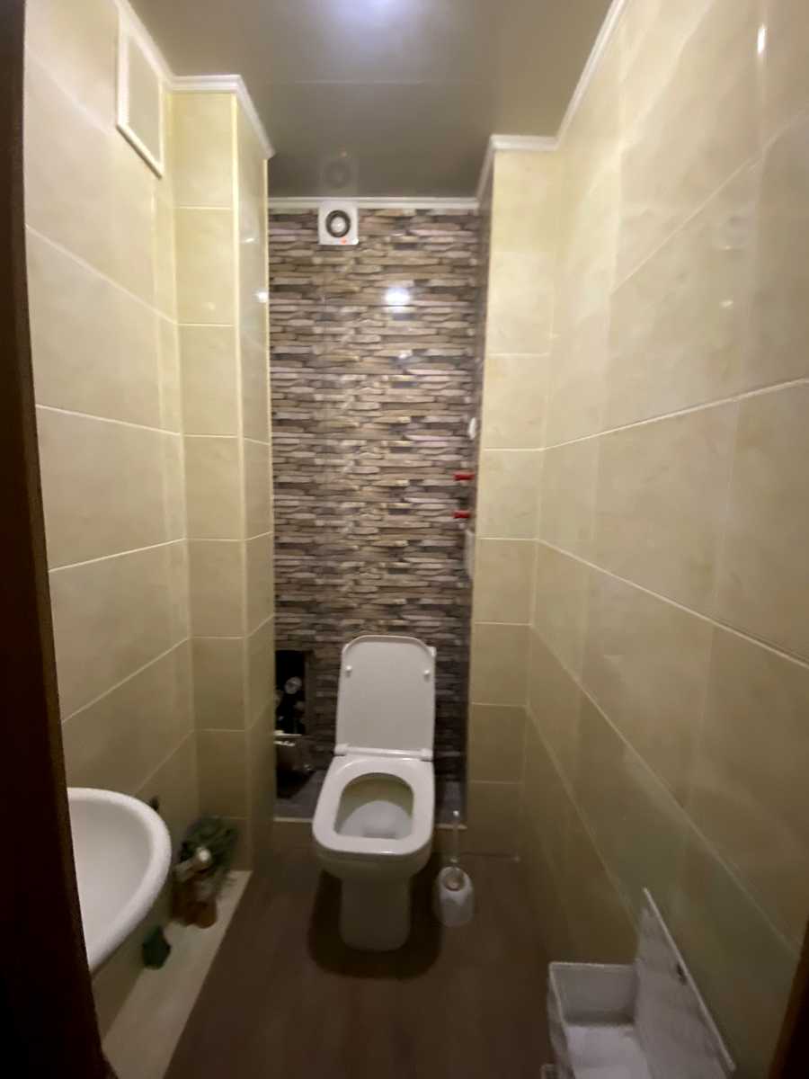 1876829190306639