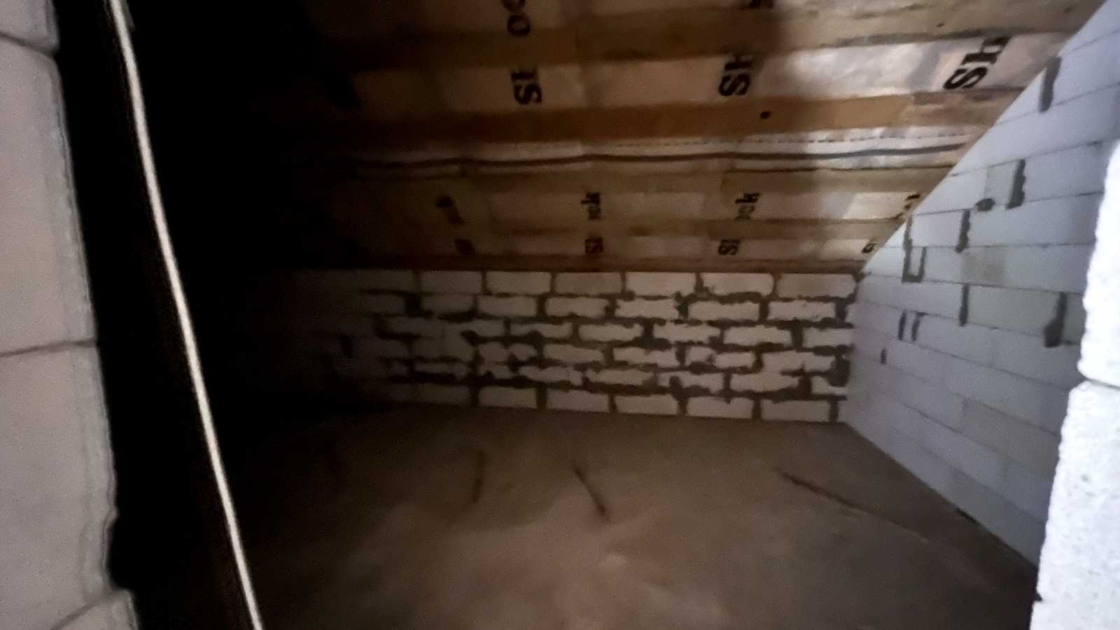 1876834963719929