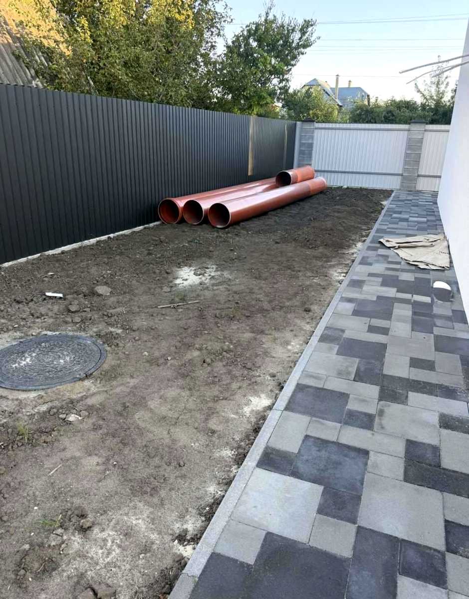 1876838279978563