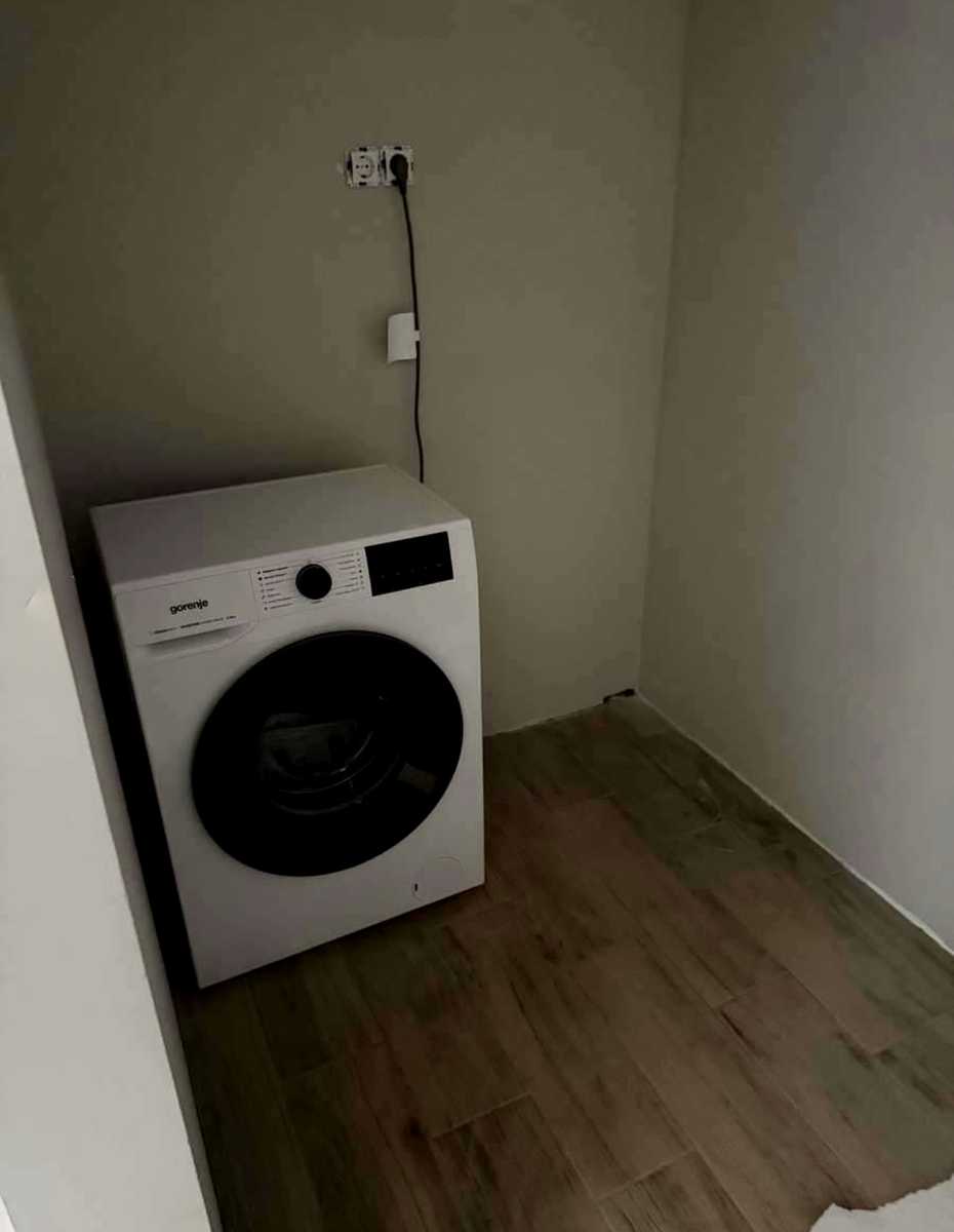 1876838280770990