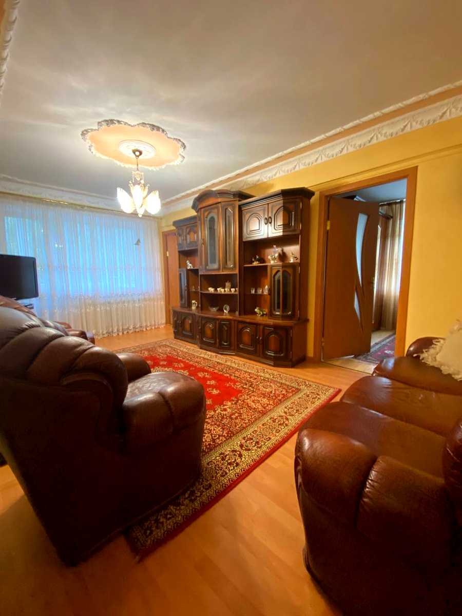1876842830460137