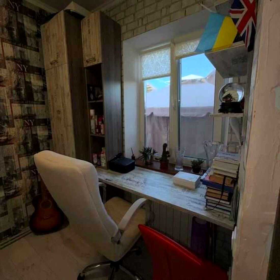 1876853552762184