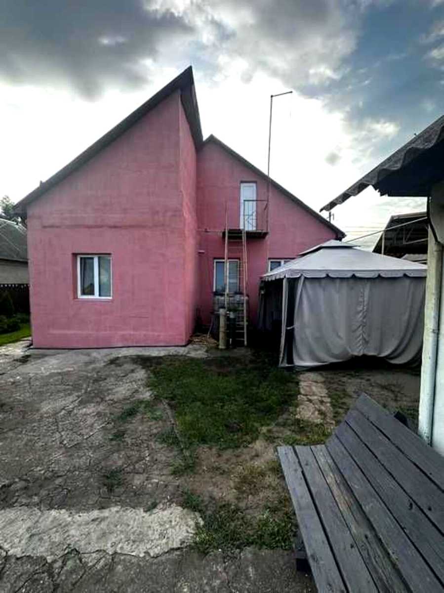 1876853552875898