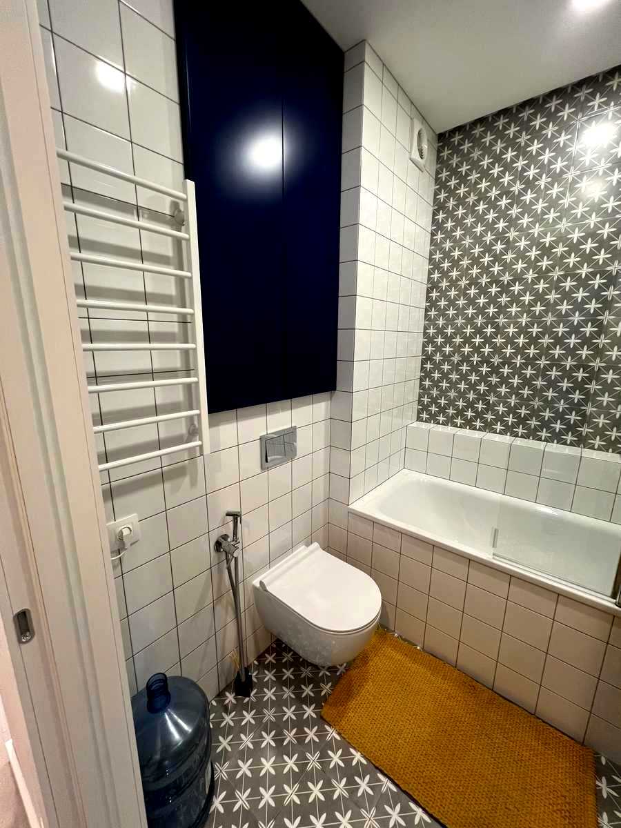 1876857054210116