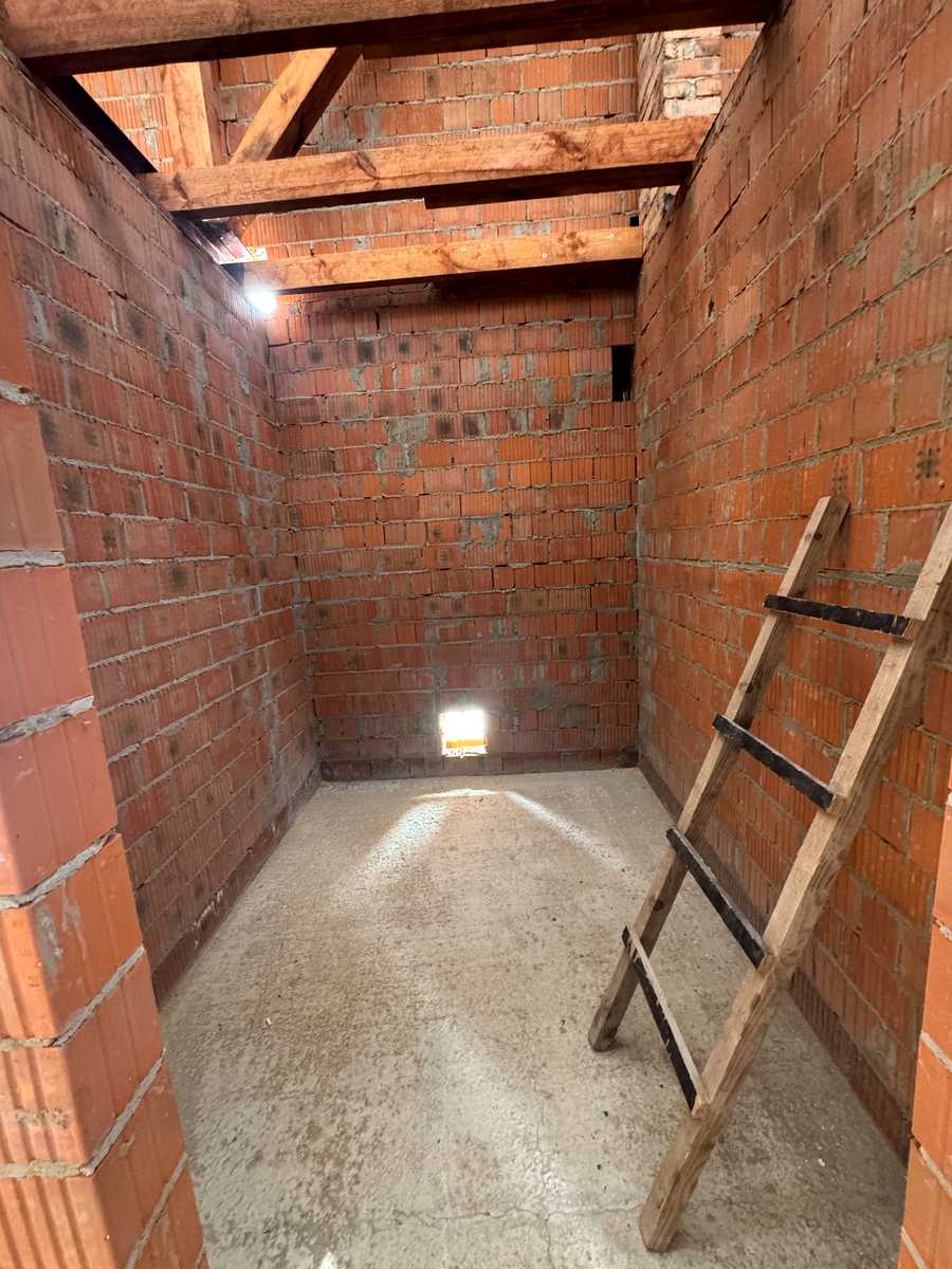 1876869450317704