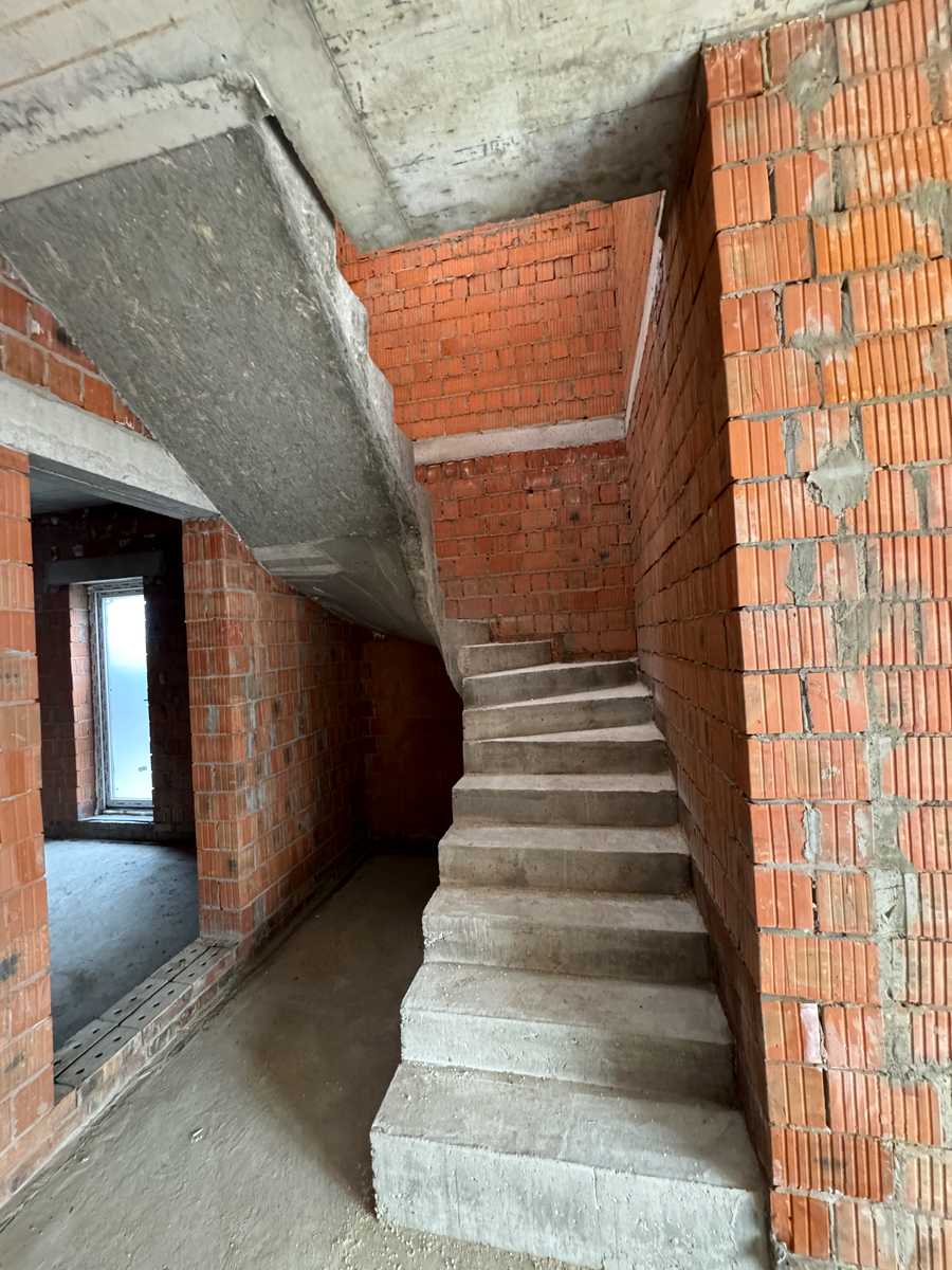 1876869452113025