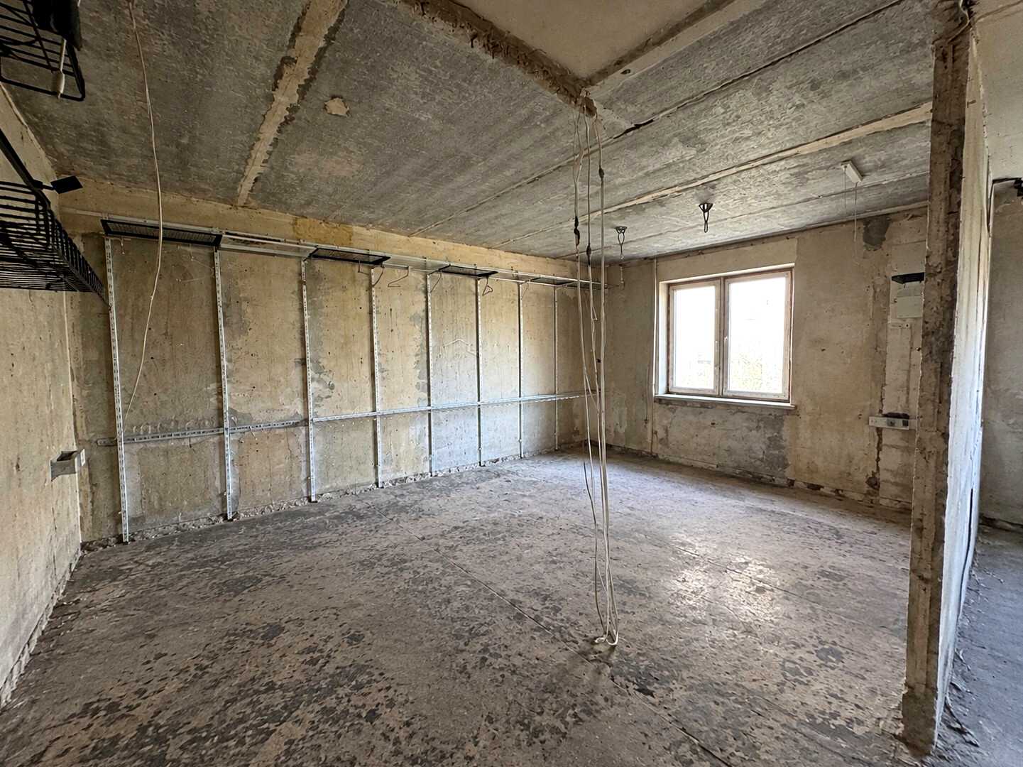 1876880191774367