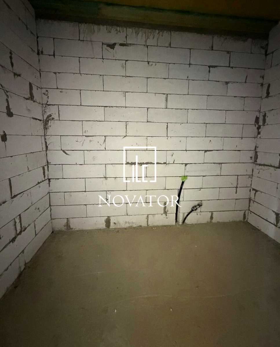 1876881107329761