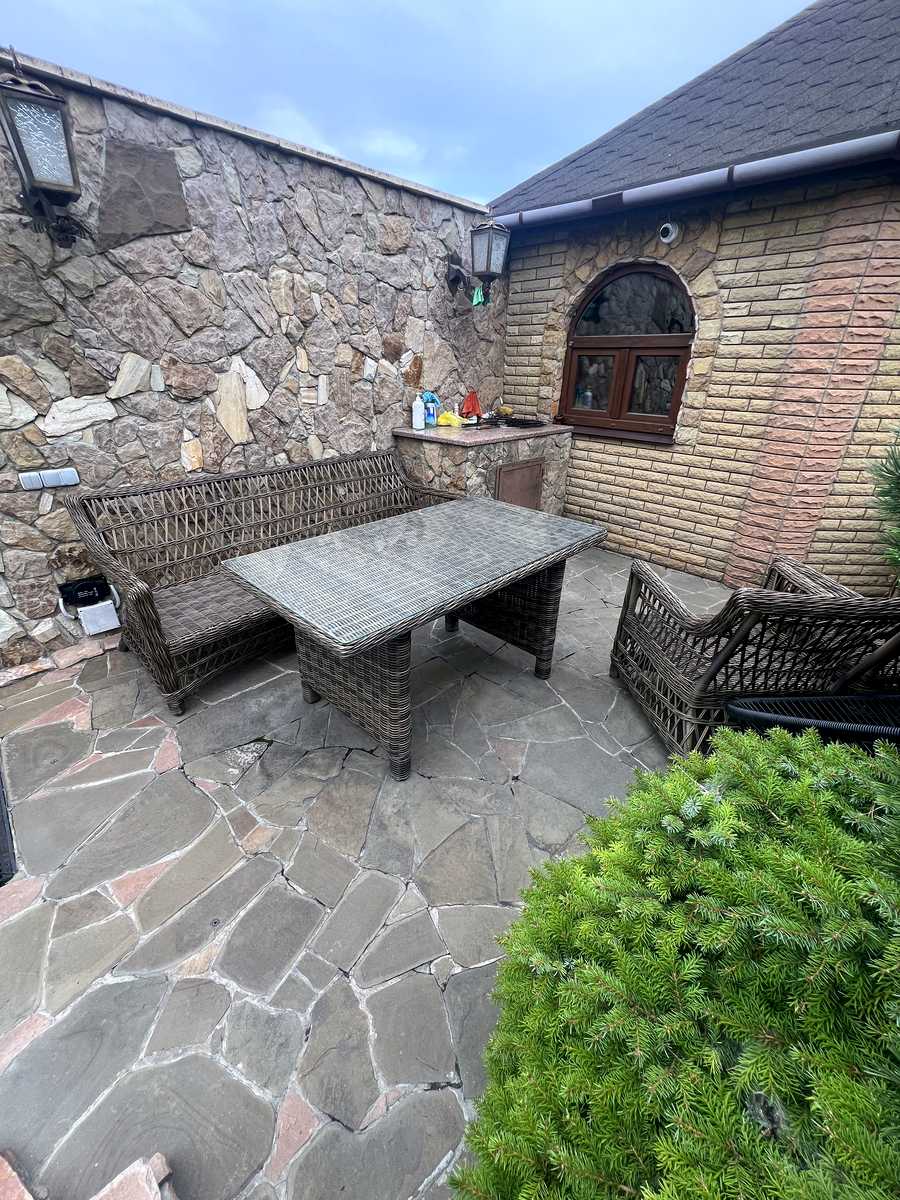 1876881734104568