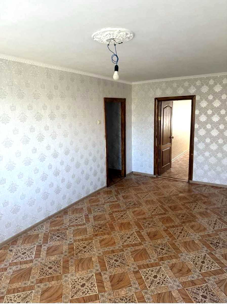 1876881845885956
