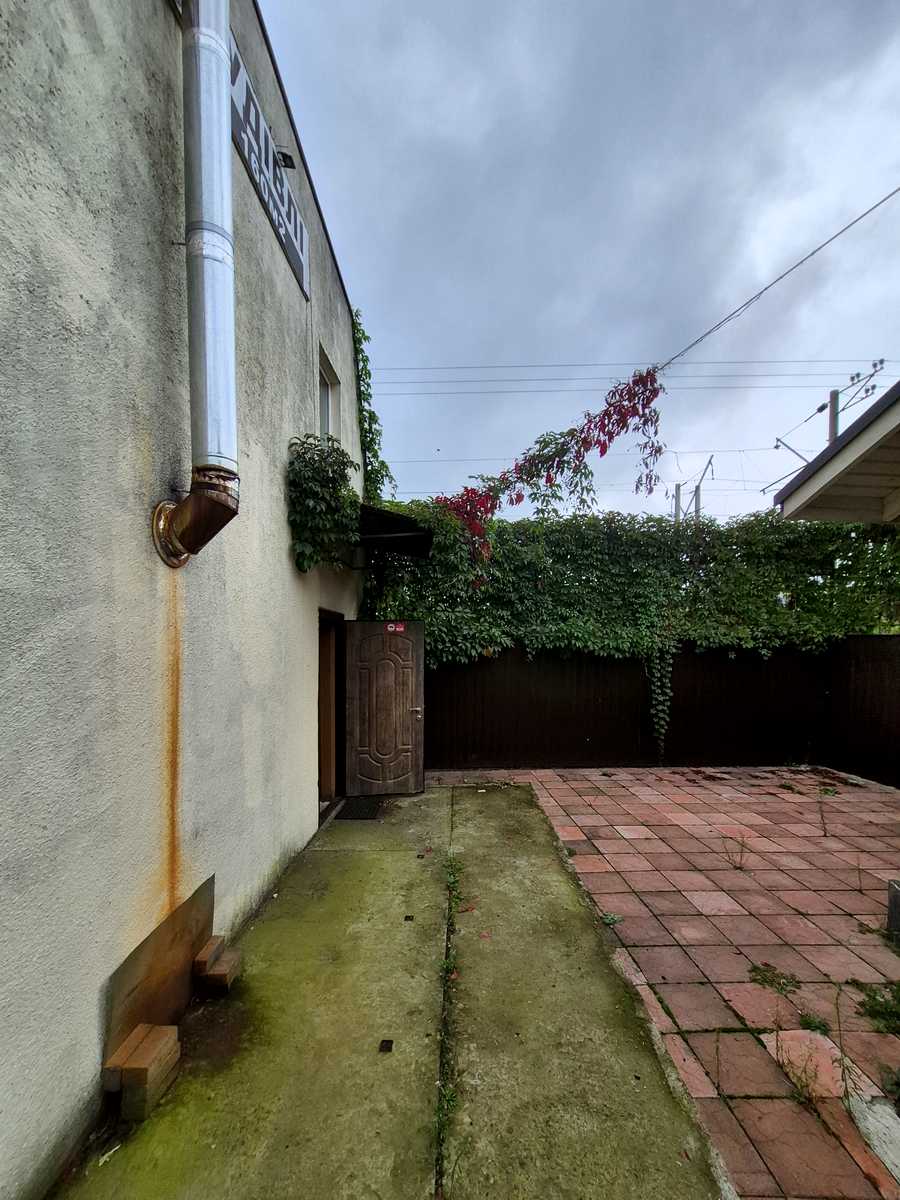1876882654968417