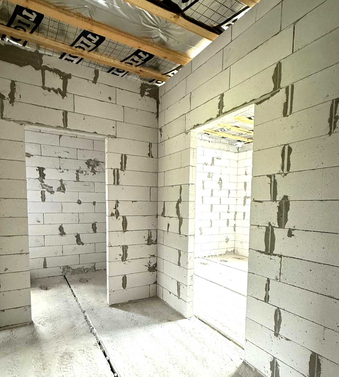 1876886567690880