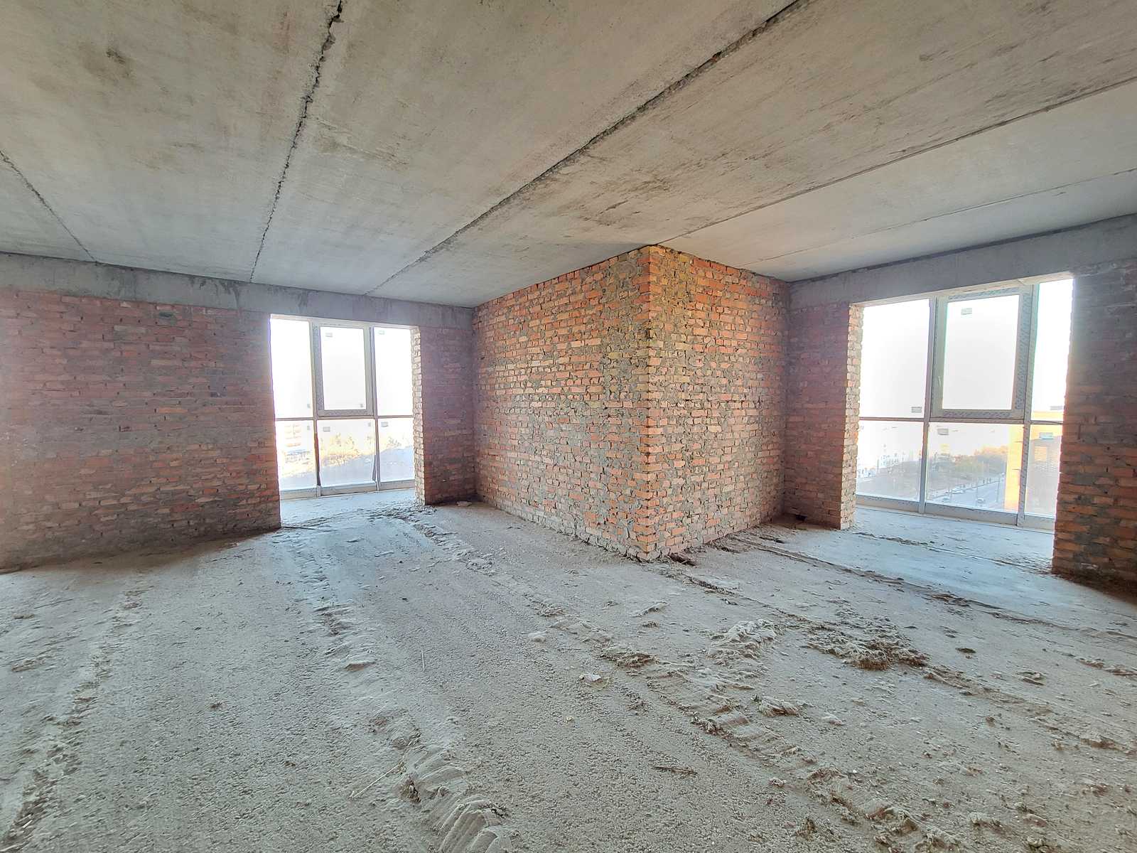 1876923860321306